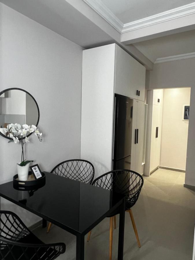 Agia Sofia Noir Apartment Thessaloniki Buitenkant foto