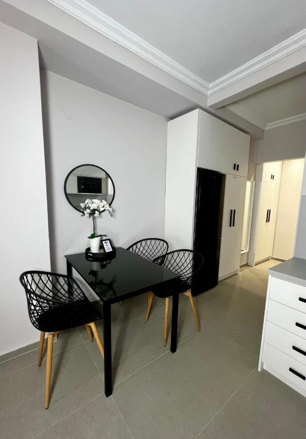 Agia Sofia Noir Apartment Thessaloniki Buitenkant foto