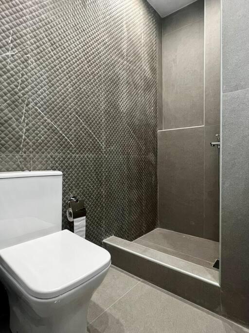 Agia Sofia Noir Apartment Thessaloniki Buitenkant foto
